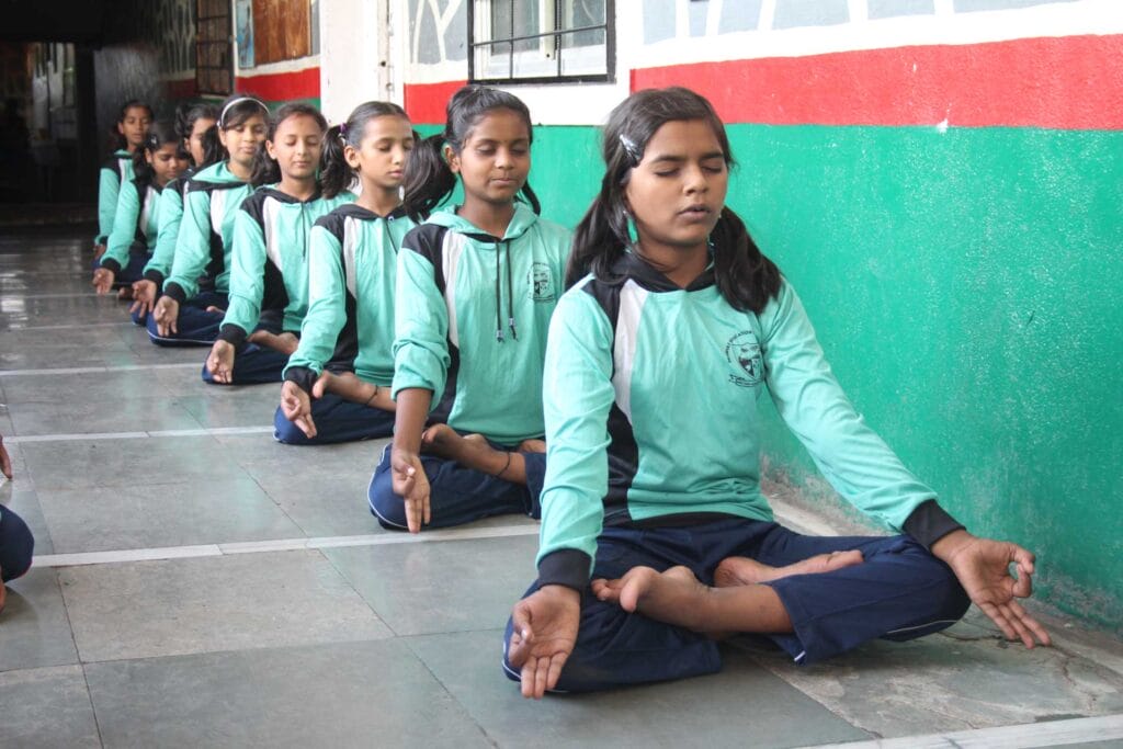 merry-angels-extra-04